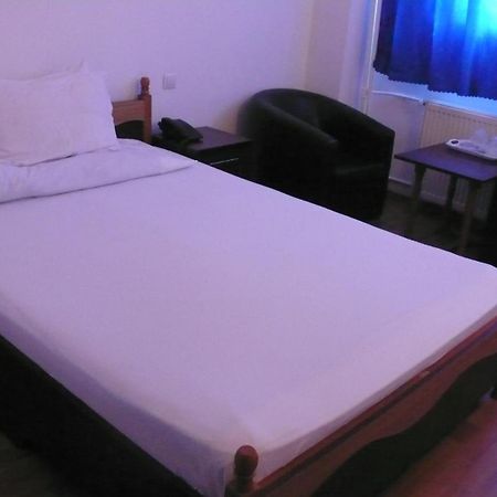 Hotel Uranus Bucureşti Ngoại thất bức ảnh
